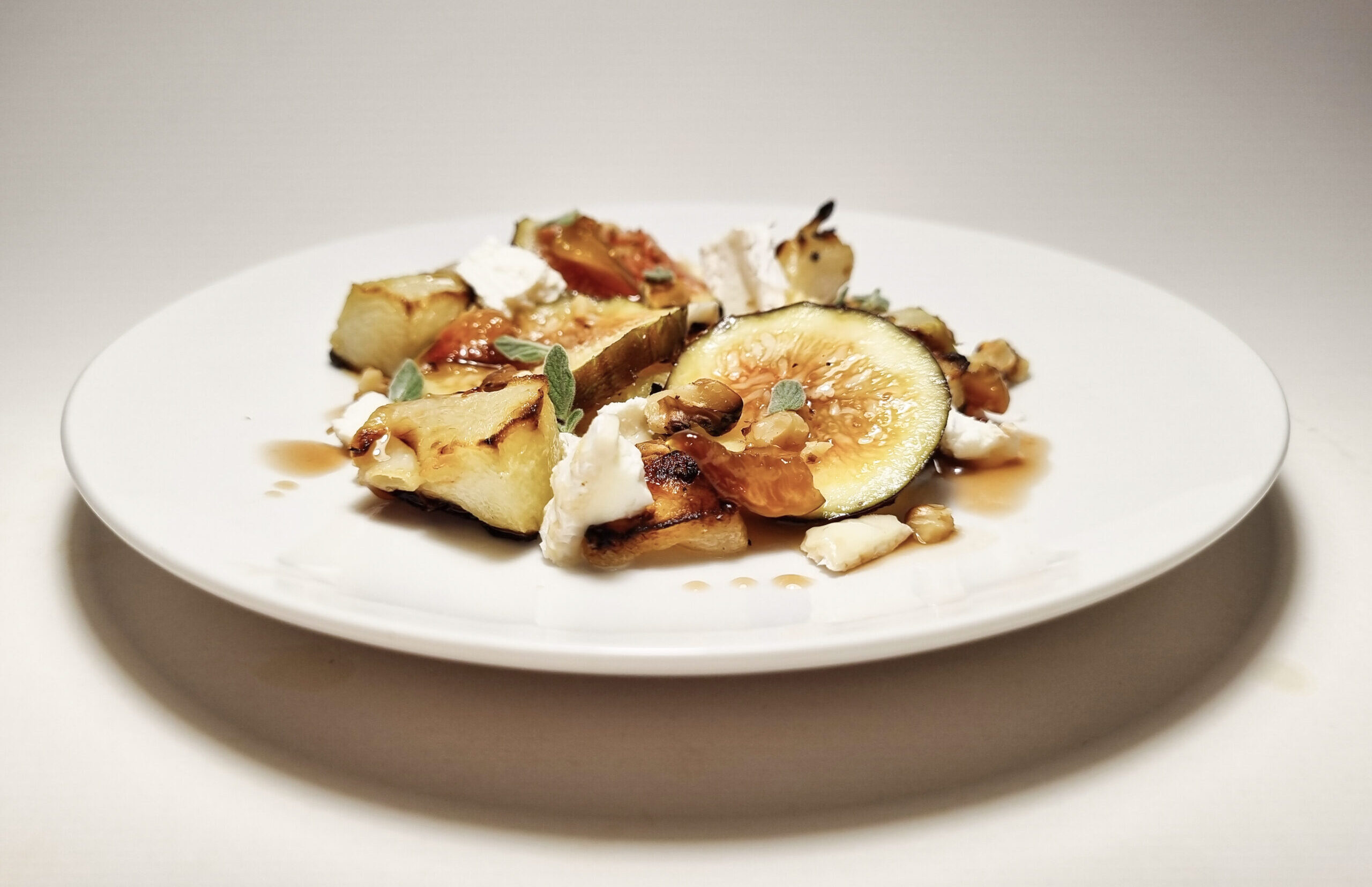 שף פרטי במצפה רמון מנה עונתית: תאנים, דלעת לבנה, קיץ במכתש רמון