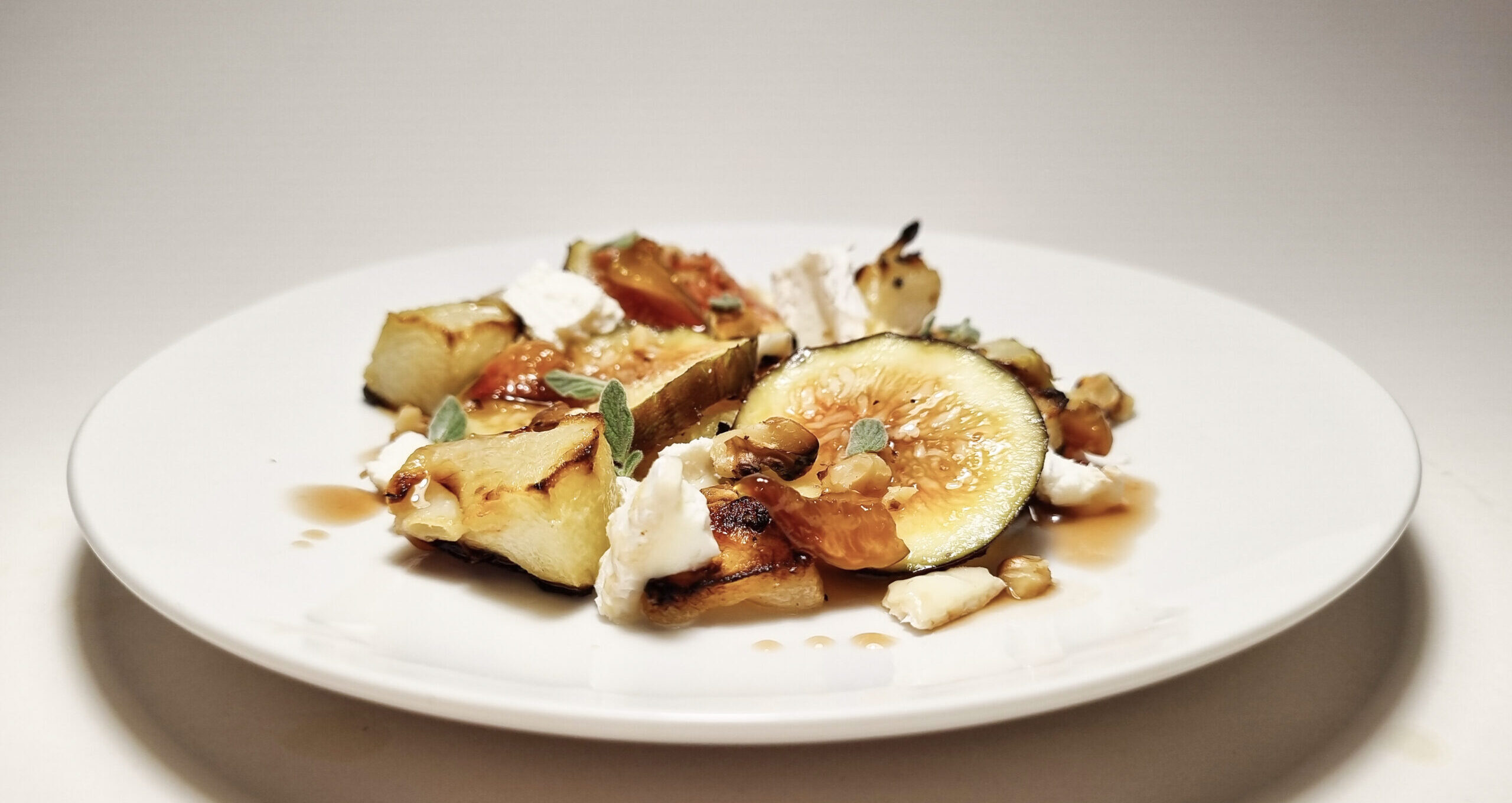 שף פרטי במצפה רמון מנה עונתית: תאנים, דלעת לבנה, קיץ במכתש רמון